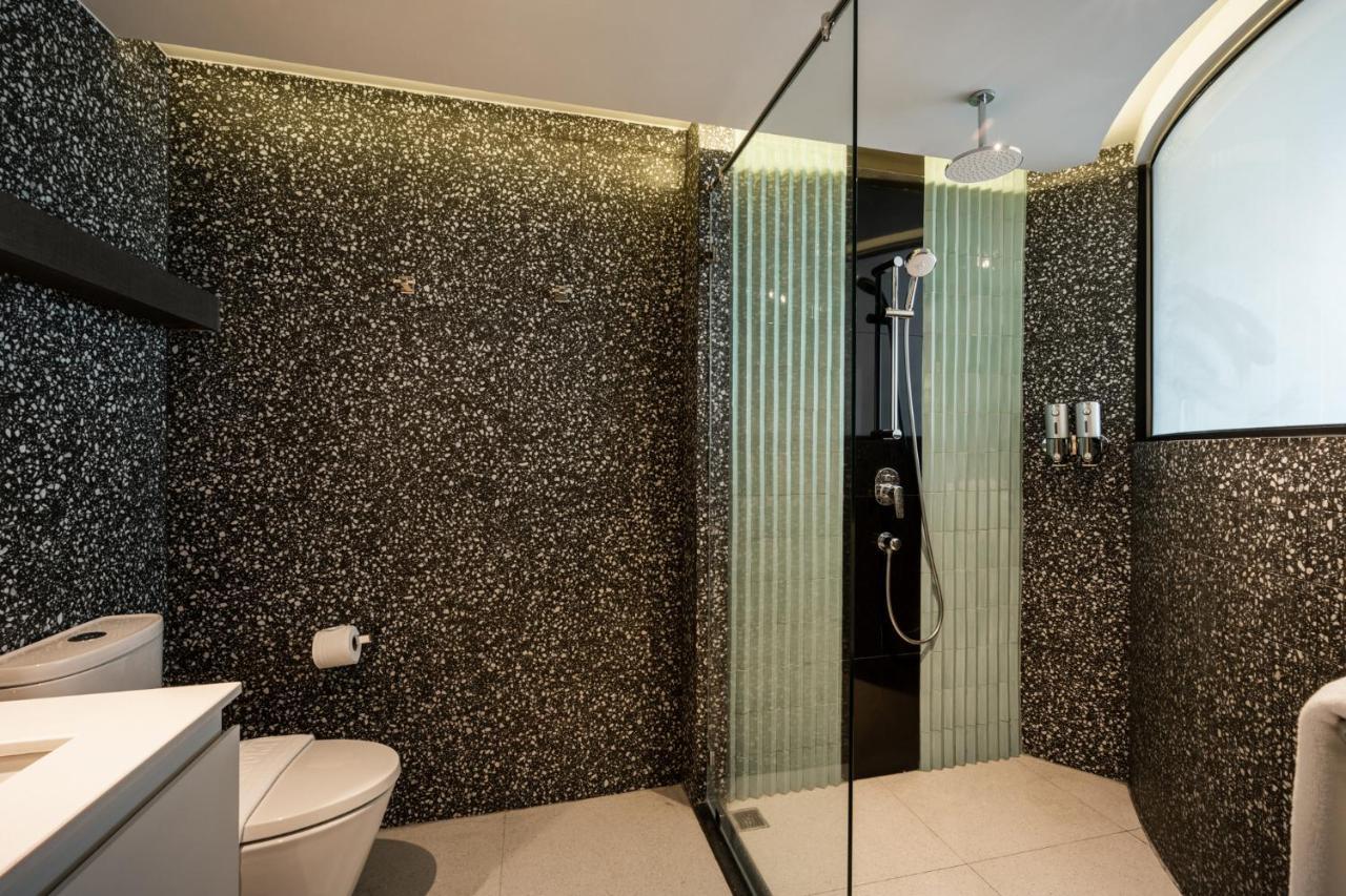 Seekers Finders Rama IV Hotel Surestay Collection By BW Bangkok Bagian luar foto
