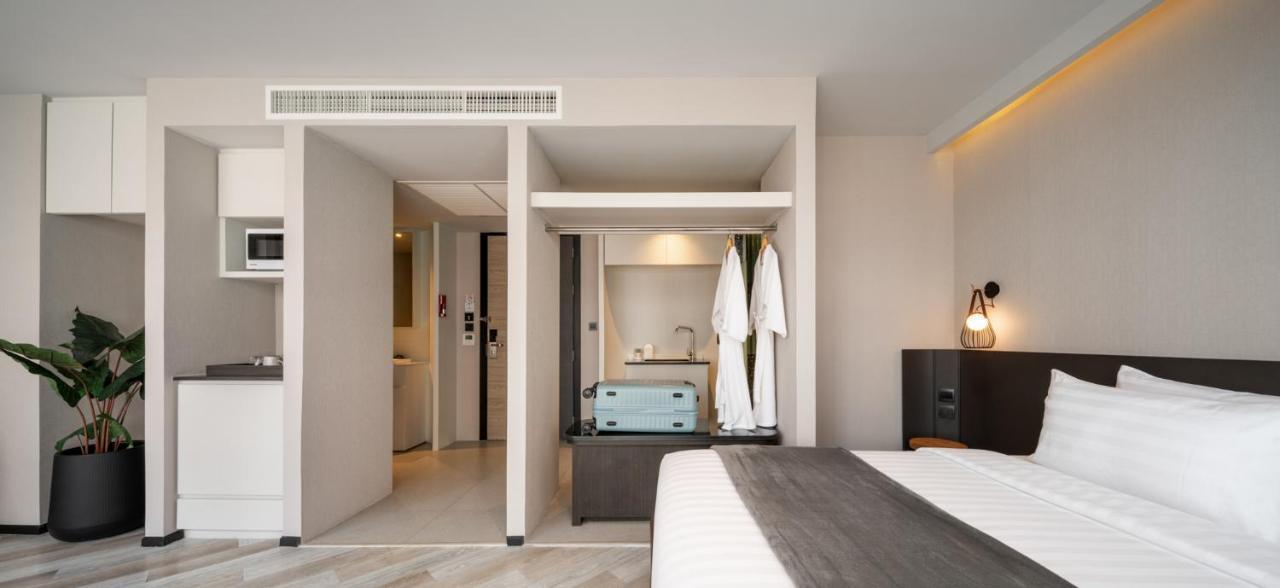 Seekers Finders Rama IV Hotel Surestay Collection By BW Bangkok Bagian luar foto