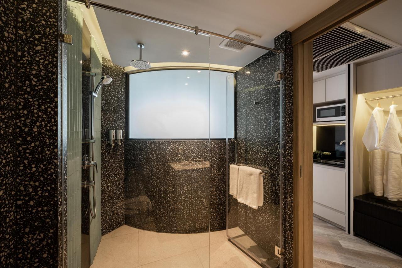 Seekers Finders Rama IV Hotel Surestay Collection By BW Bangkok Bagian luar foto