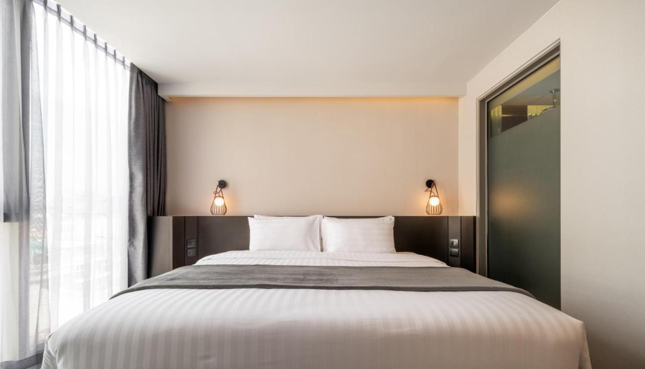 Seekers Finders Rama IV Hotel Surestay Collection By BW Bangkok Bagian luar foto