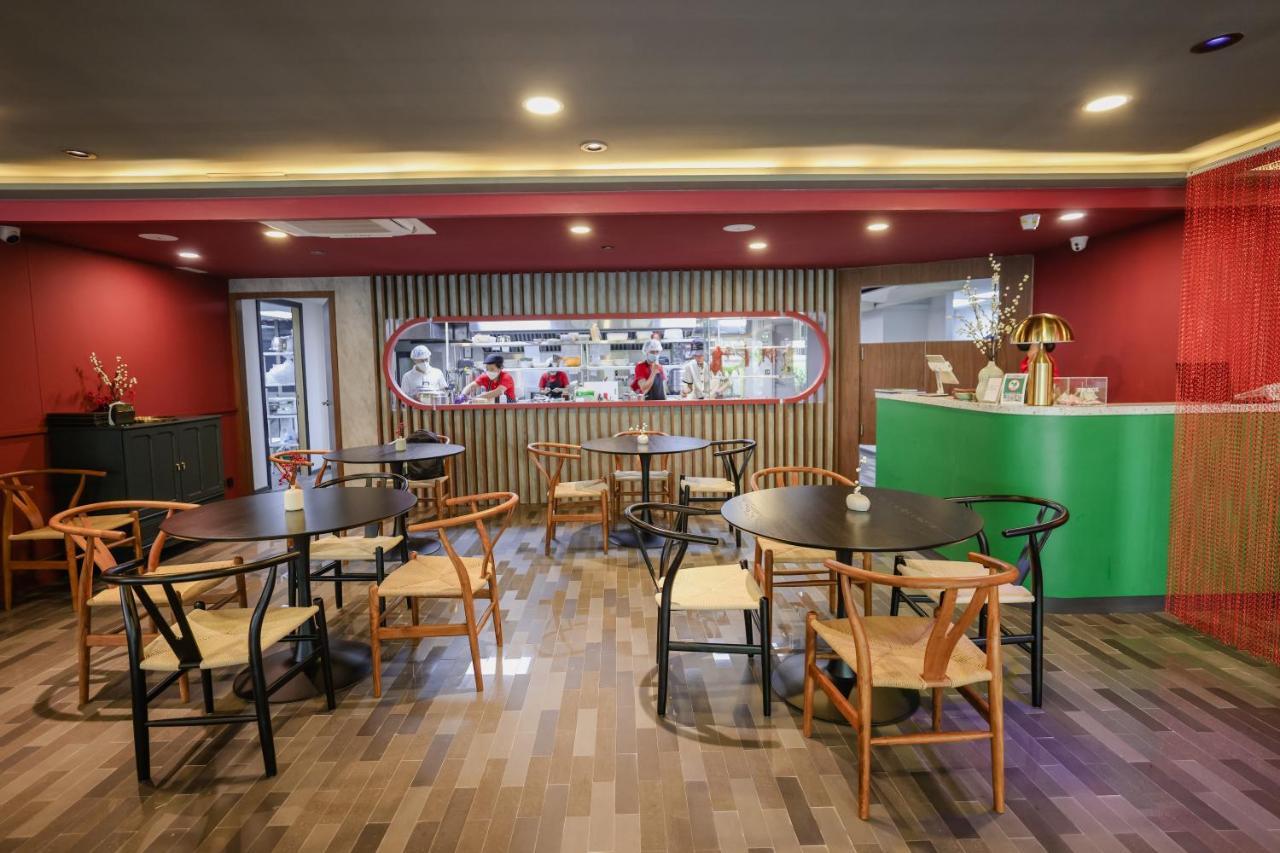 Seekers Finders Rama IV Hotel Surestay Collection By BW Bangkok Bagian luar foto