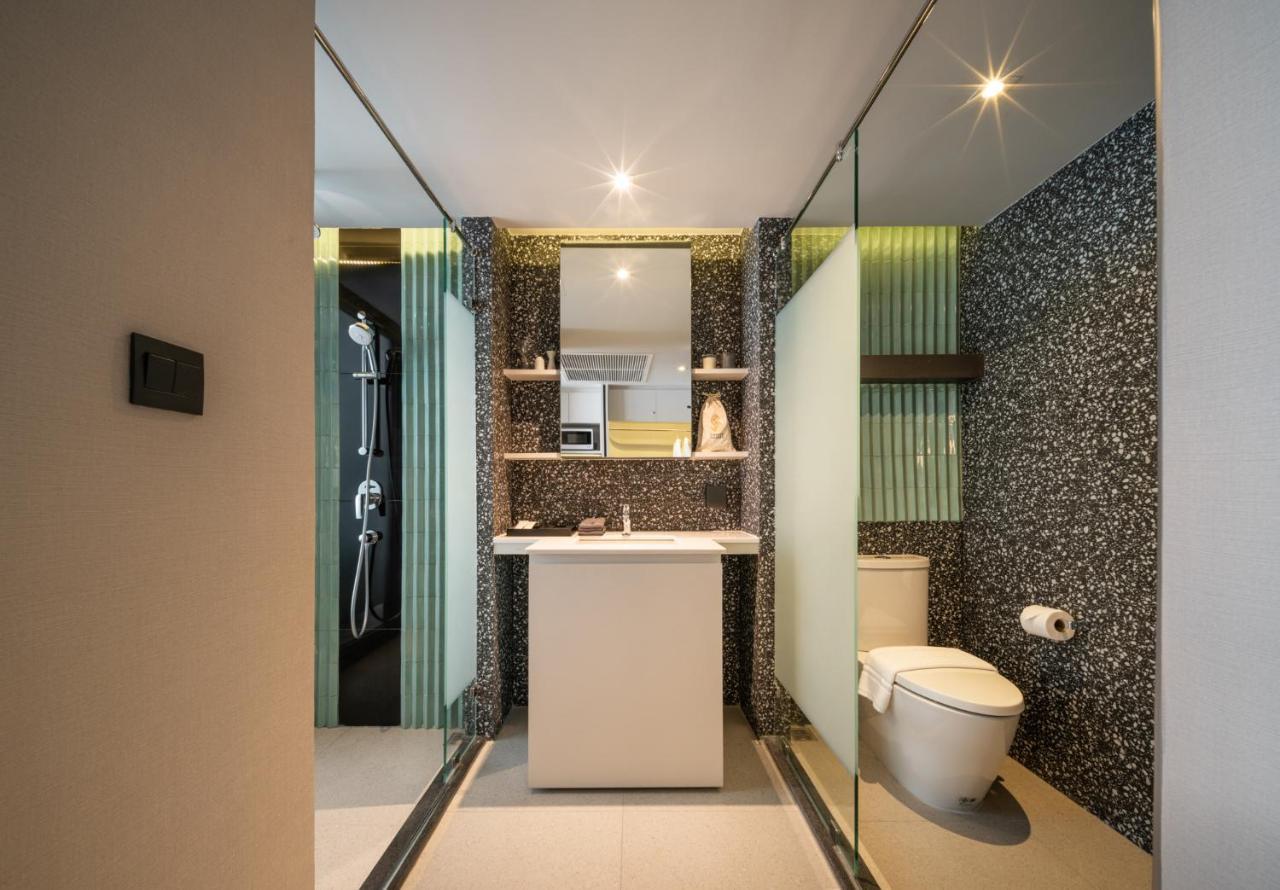 Seekers Finders Rama IV Hotel Surestay Collection By BW Bangkok Bagian luar foto