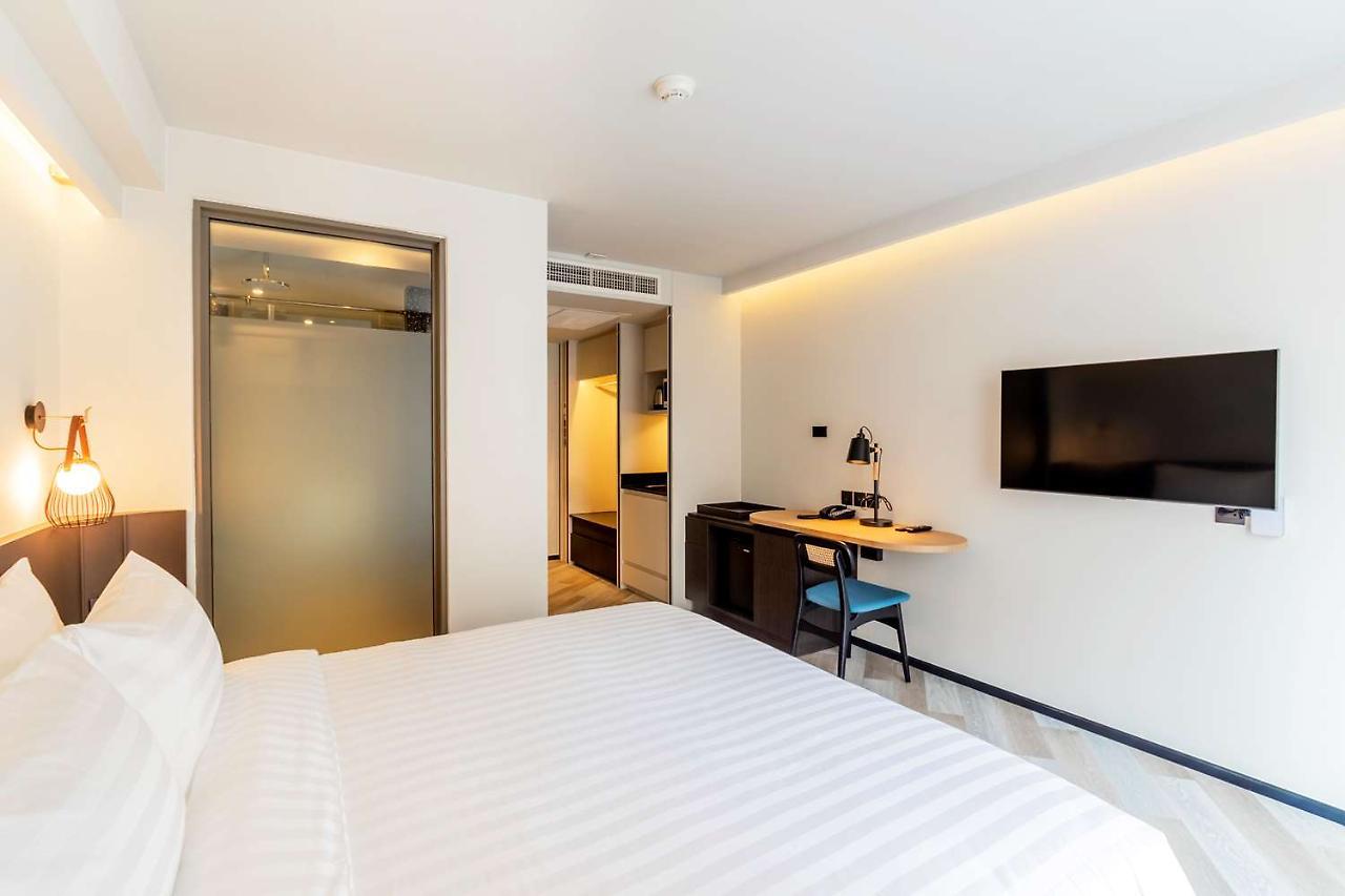 Seekers Finders Rama IV Hotel Surestay Collection By BW Bangkok Bagian luar foto