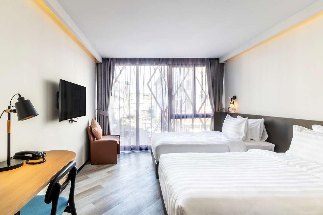 Seekers Finders Rama IV Hotel Surestay Collection By BW Bangkok Bagian luar foto