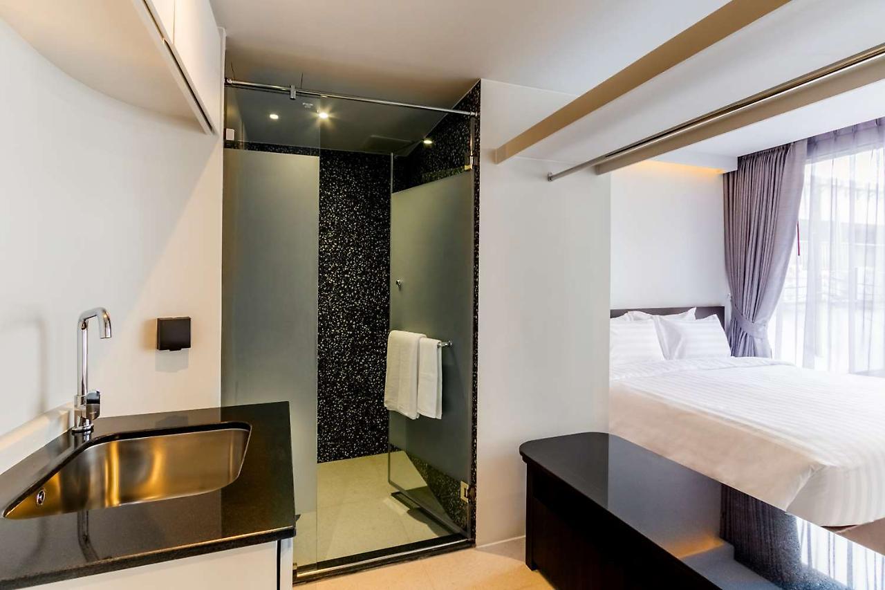 Seekers Finders Rama IV Hotel Surestay Collection By BW Bangkok Bagian luar foto