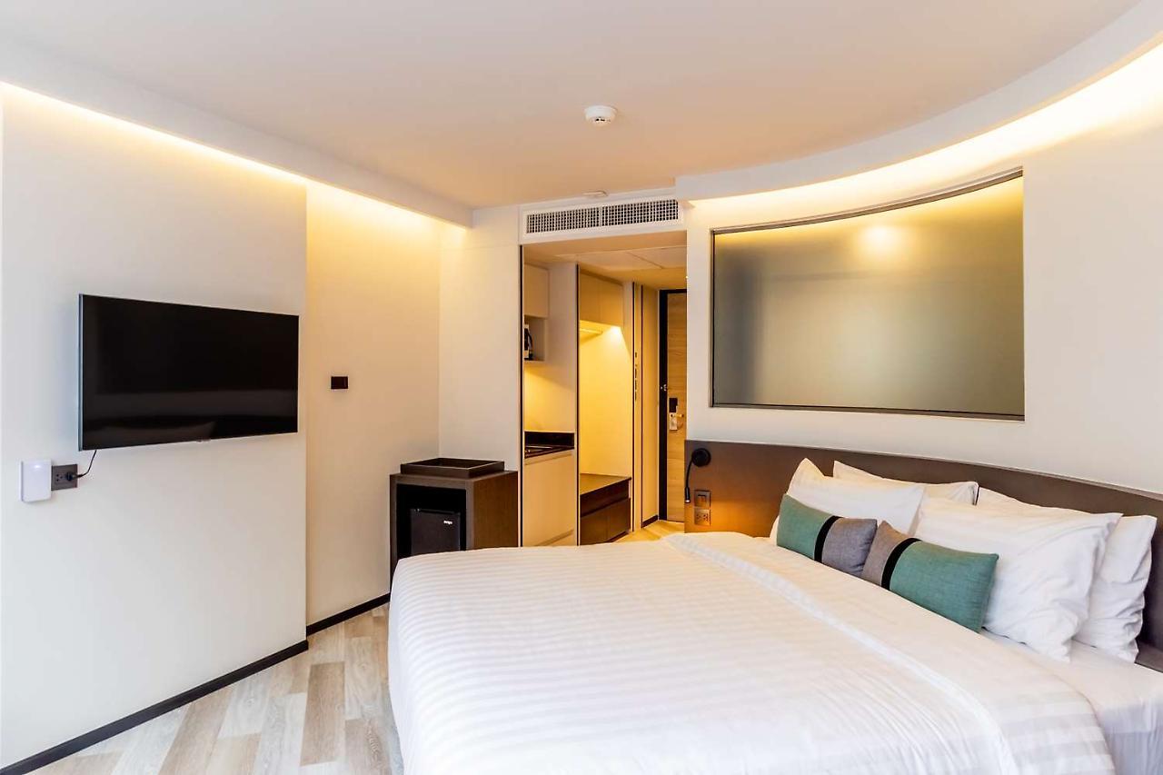 Seekers Finders Rama IV Hotel Surestay Collection By BW Bangkok Bagian luar foto