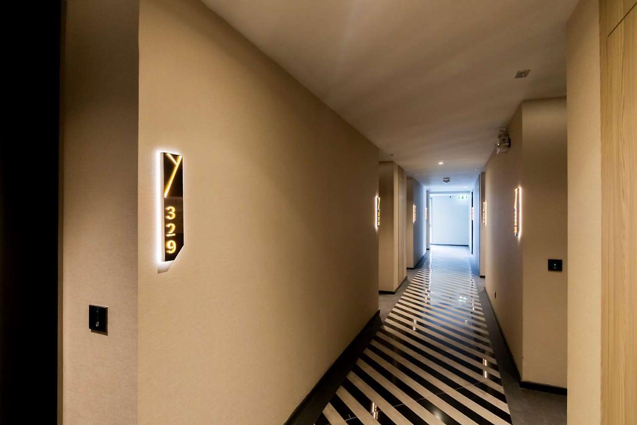 Seekers Finders Rama IV Hotel Surestay Collection By BW Bangkok Bagian luar foto
