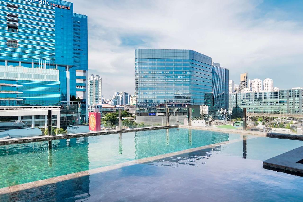 Seekers Finders Rama IV Hotel Surestay Collection By BW Bangkok Bagian luar foto