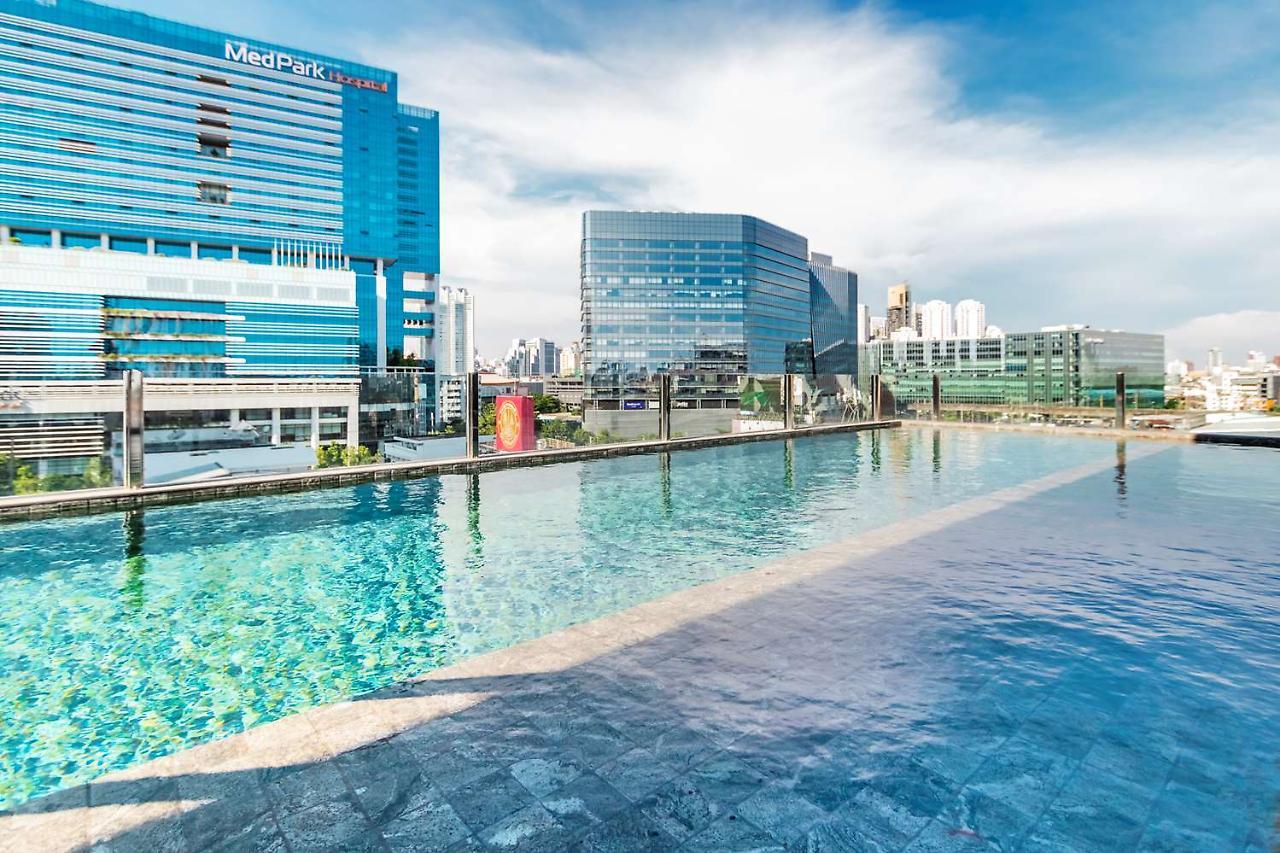Seekers Finders Rama IV Hotel Surestay Collection By BW Bangkok Bagian luar foto