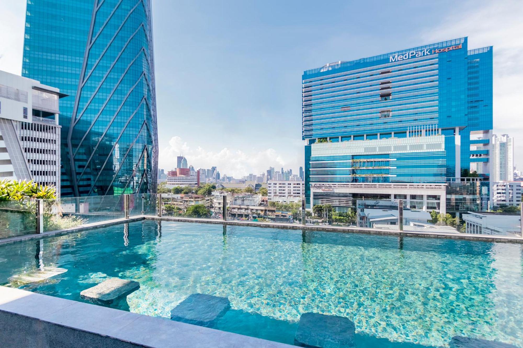 Seekers Finders Rama IV Hotel Surestay Collection By BW Bangkok Bagian luar foto